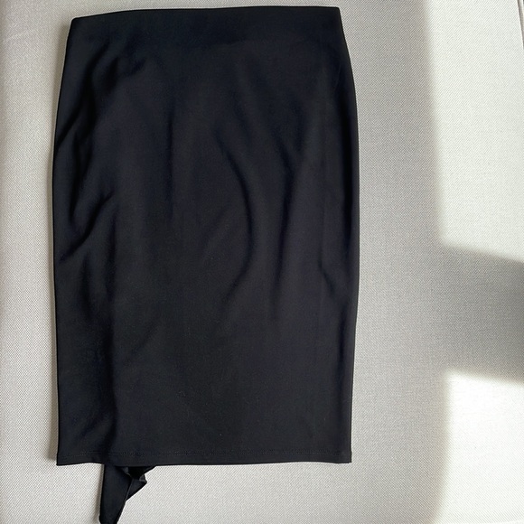 Beautiful Pencil Skirt With Waterfall Side Ruffle. Knee length. Size S. - Picture 2 of 3